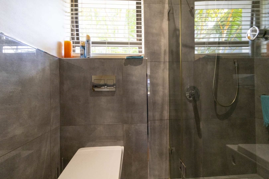 4 Bedroom Property for Sale in Sandbaai Western Cape